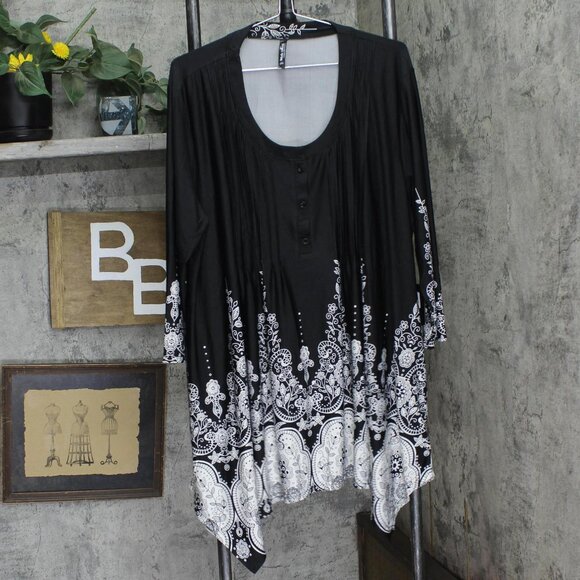 NWT White Mark Womens Plus Size Dulce Tunic Top Black / White 4X - Picture 5 of 9